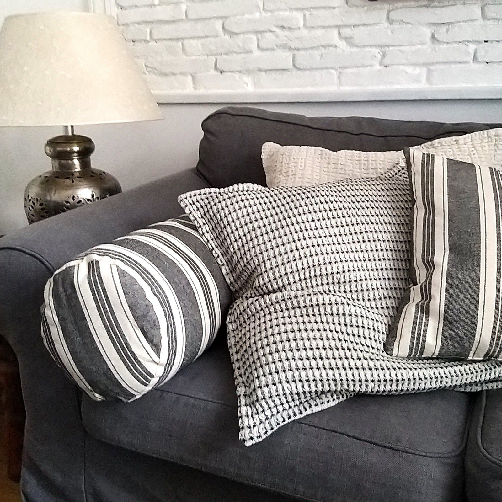 Cushion Cover with stripes, Cylinder round