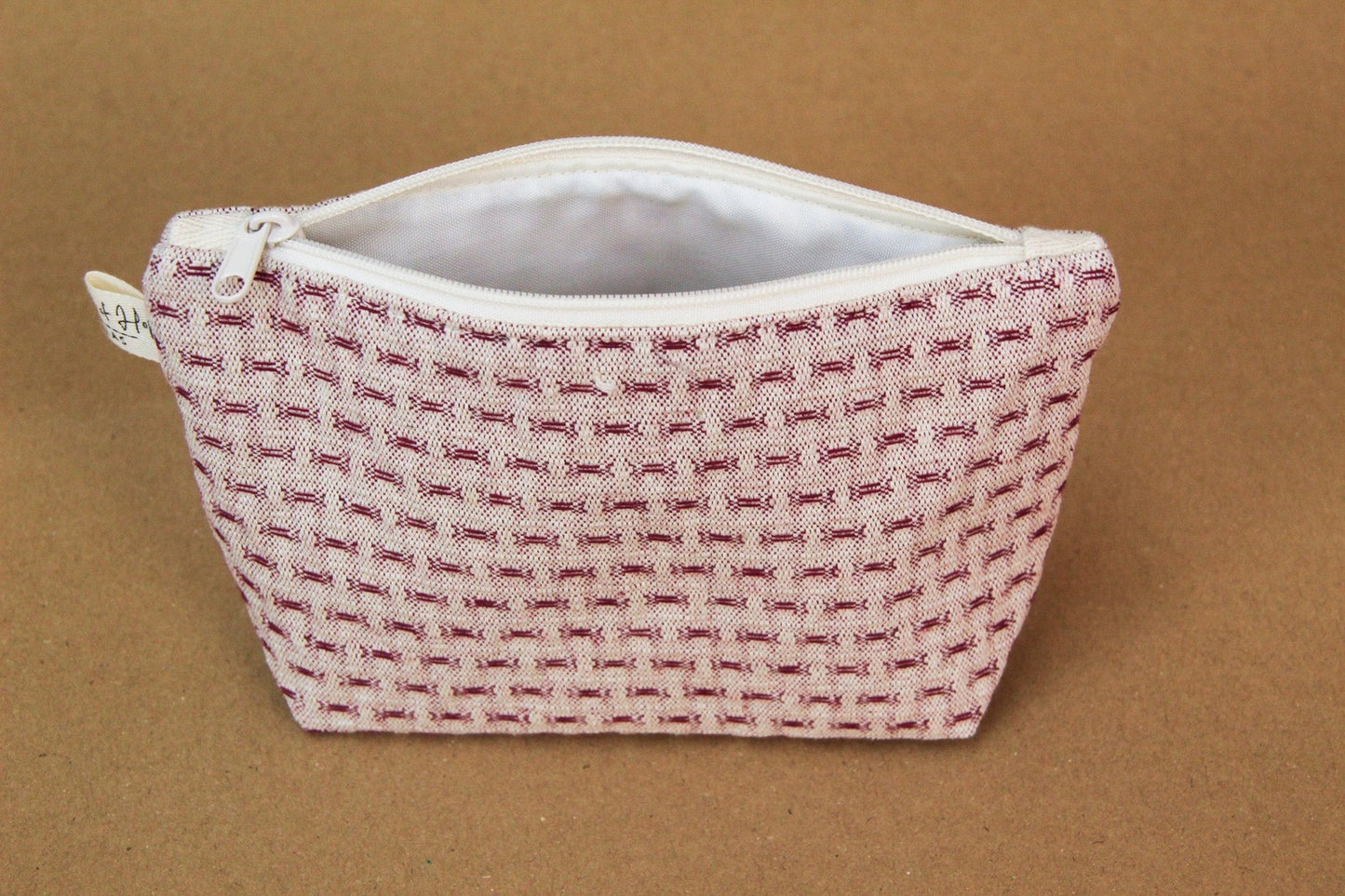 Cosmetic bag