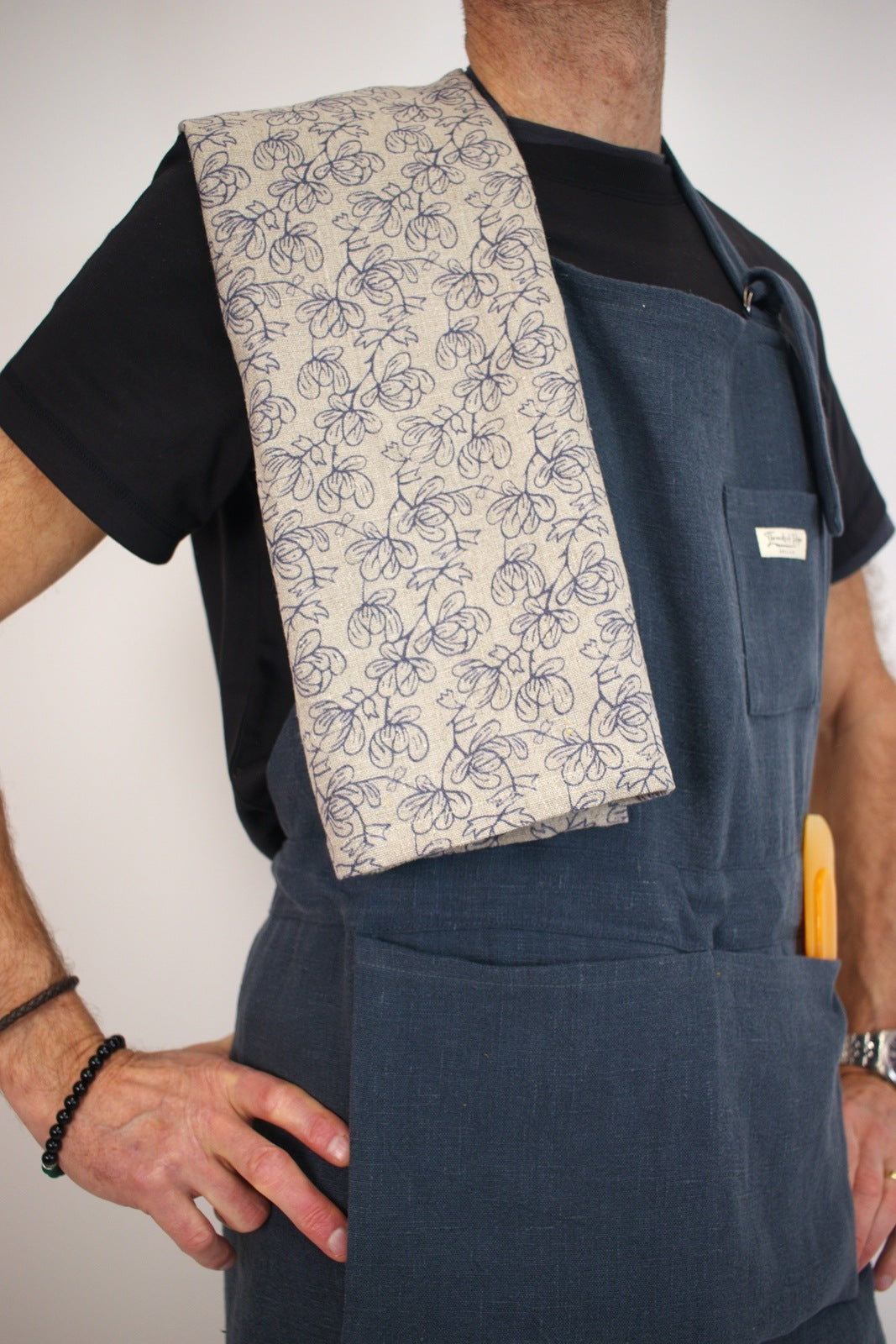 Apron – Kangaroo Collection – Linen