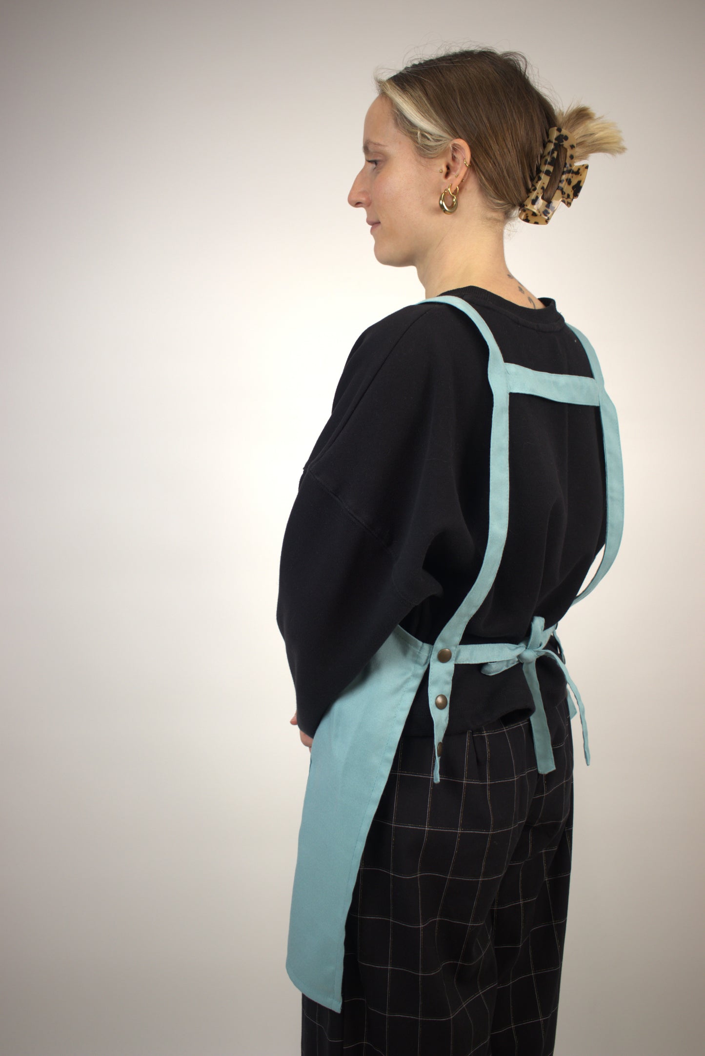 Apron With Snap Buttons