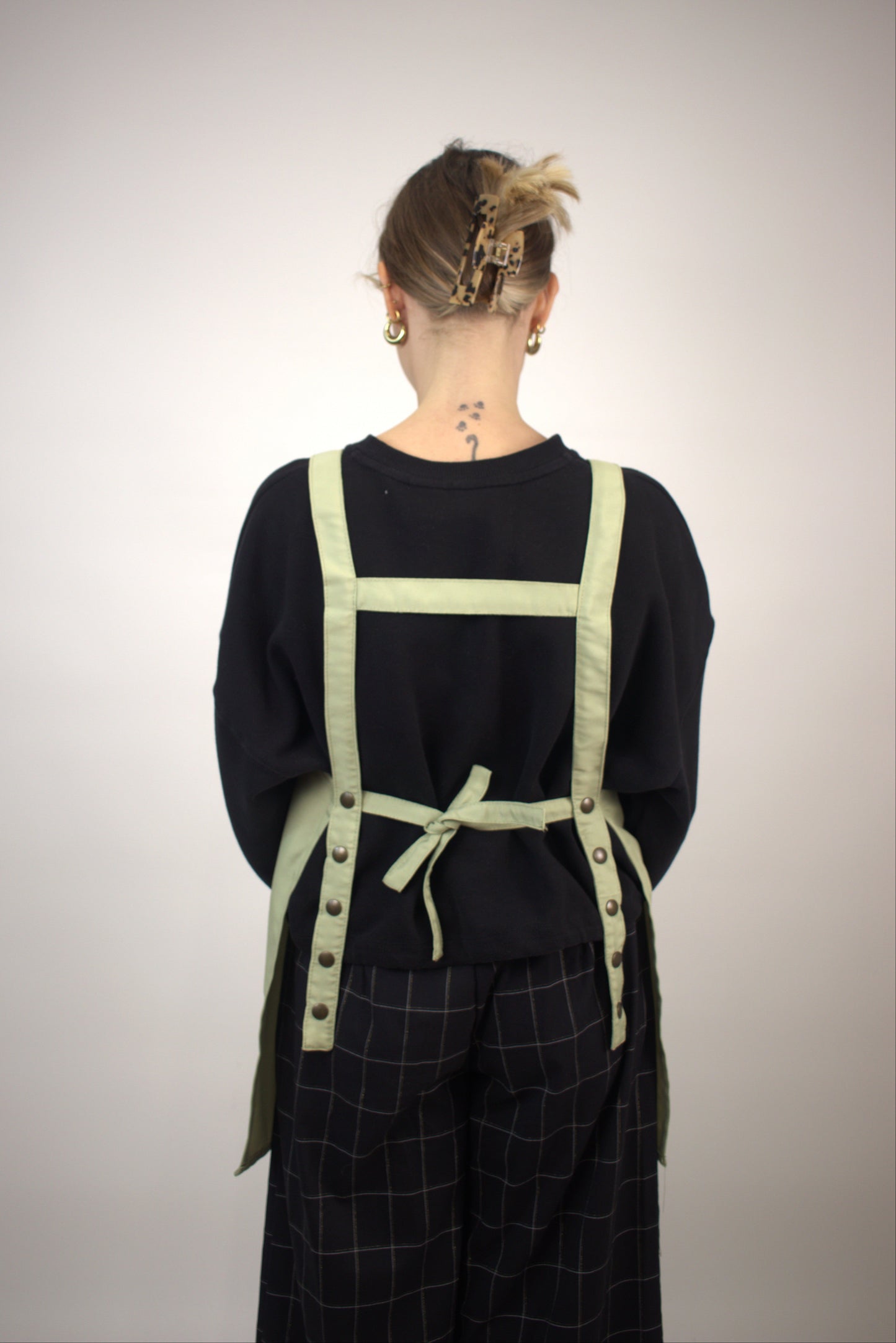 Apron With Snap Buttons
