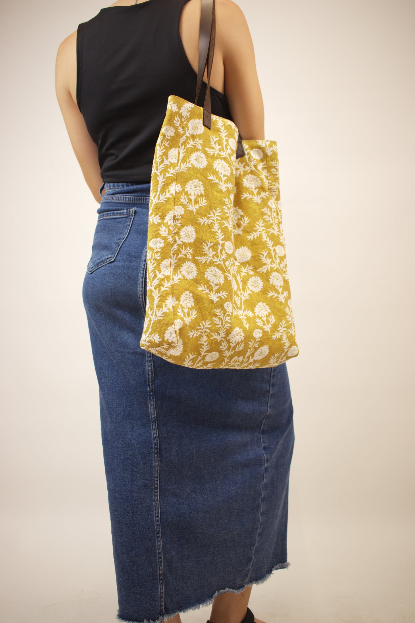 Flowery Linen-Book Bag