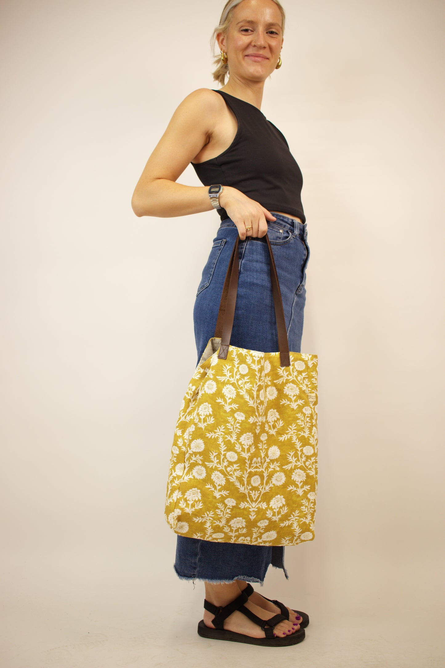 Flowery Linen-Book Bag