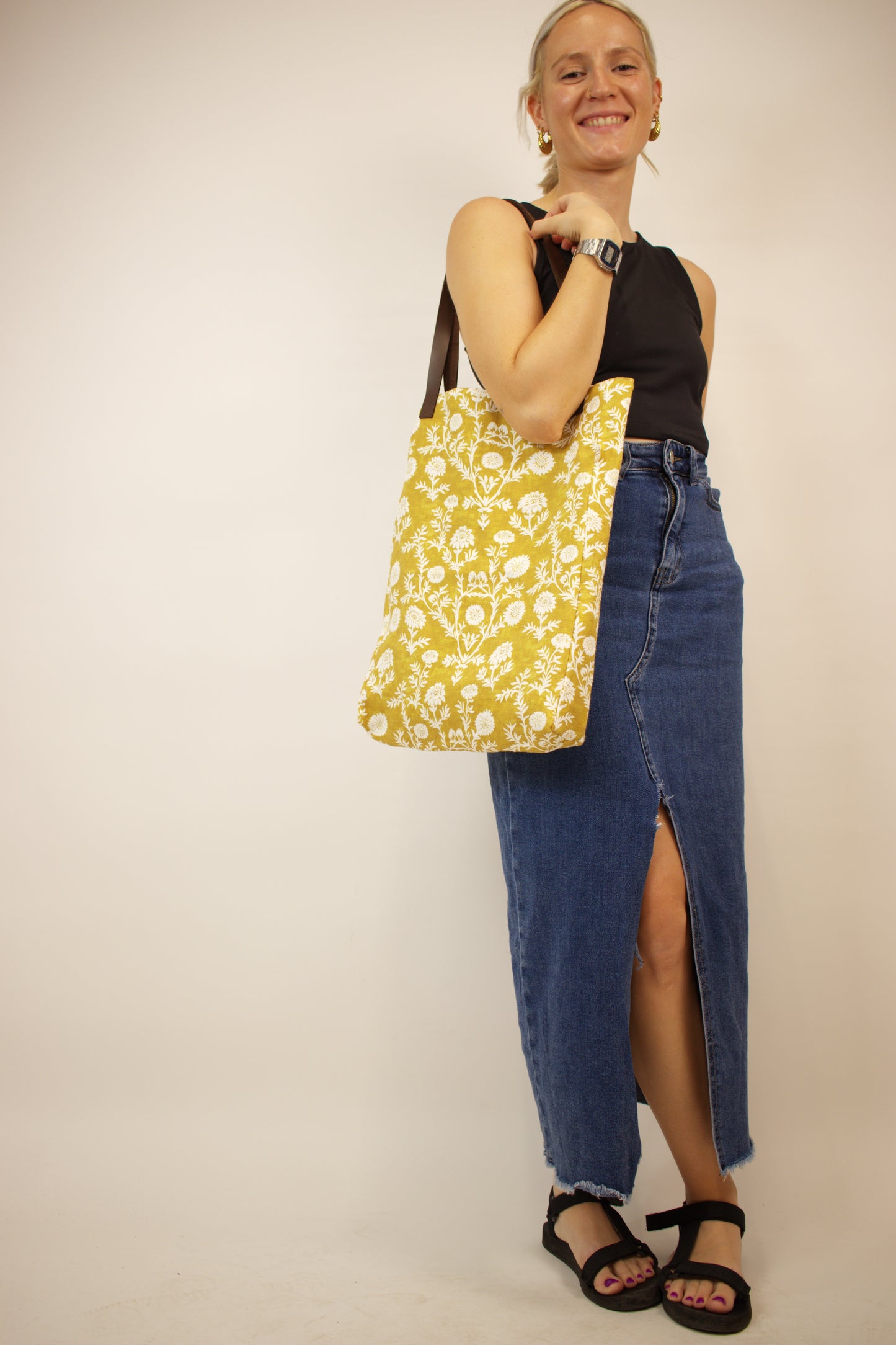 Flowery Linen-Book Bag