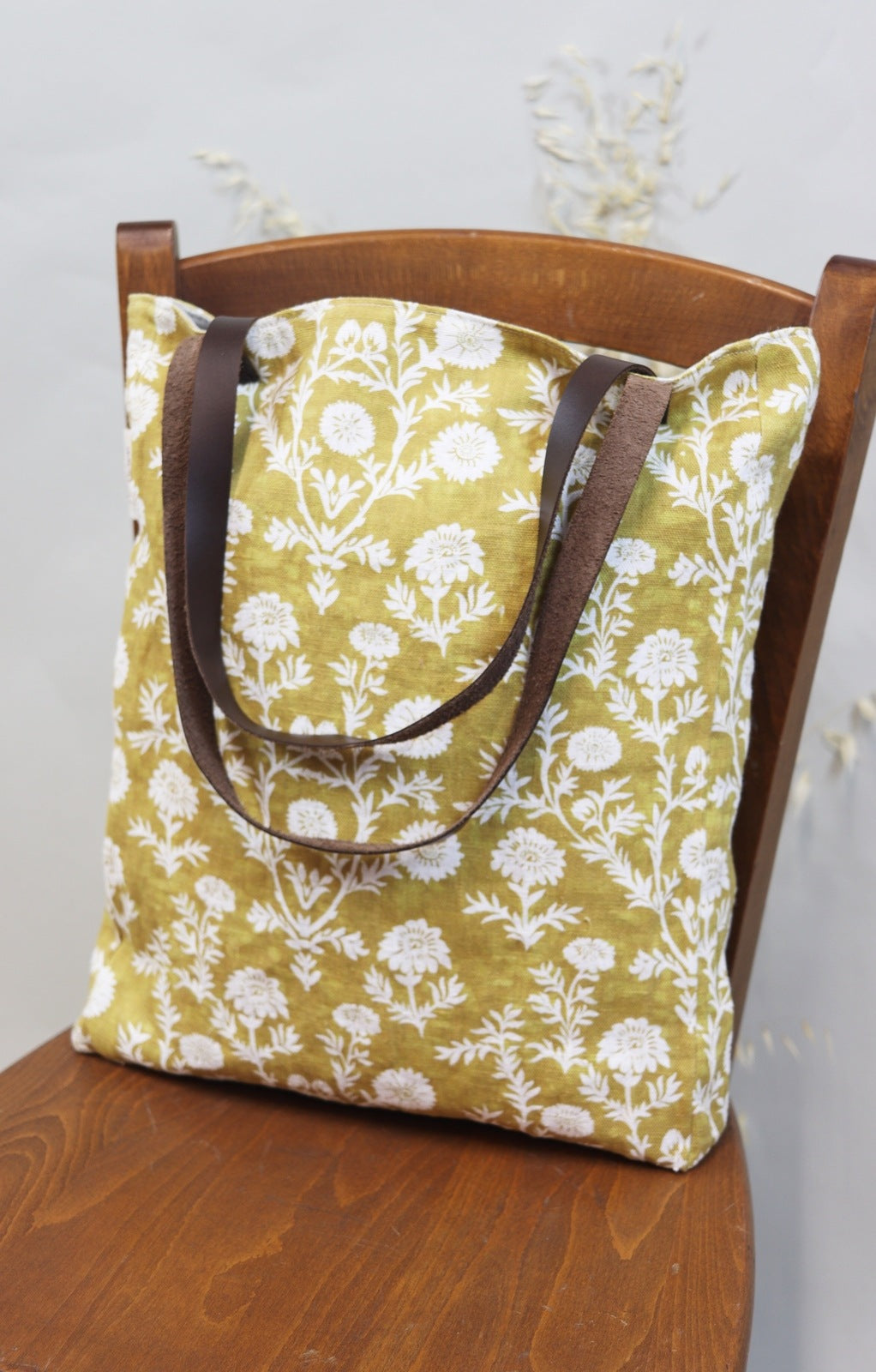 Flowery Linen-Book Bag